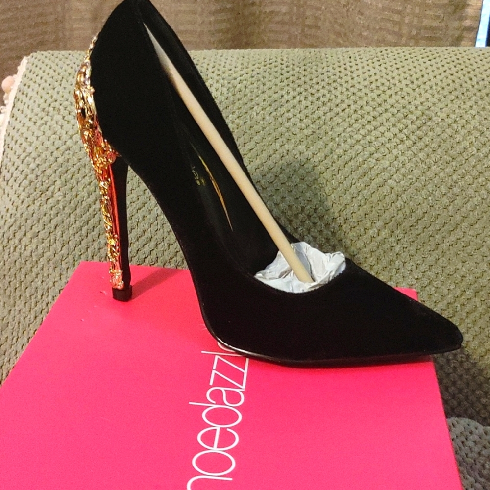 Velvet heels shoedazzle 7.5 black